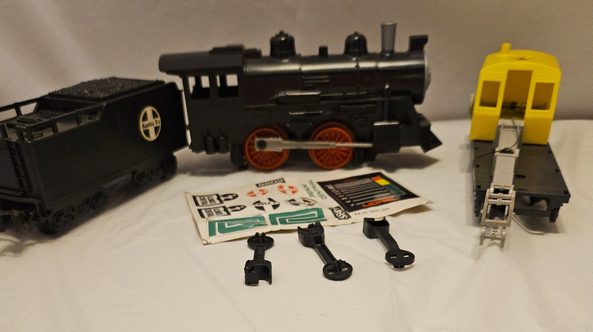 Lionel O27 1978 Workin’ on the Railroad Logging Empire 6-1862 w/decal sheet