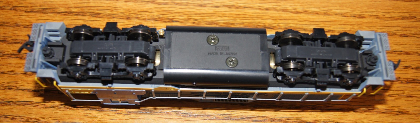 Kato HO Scale GP35 Phase 1a Powered Engine – 37-026