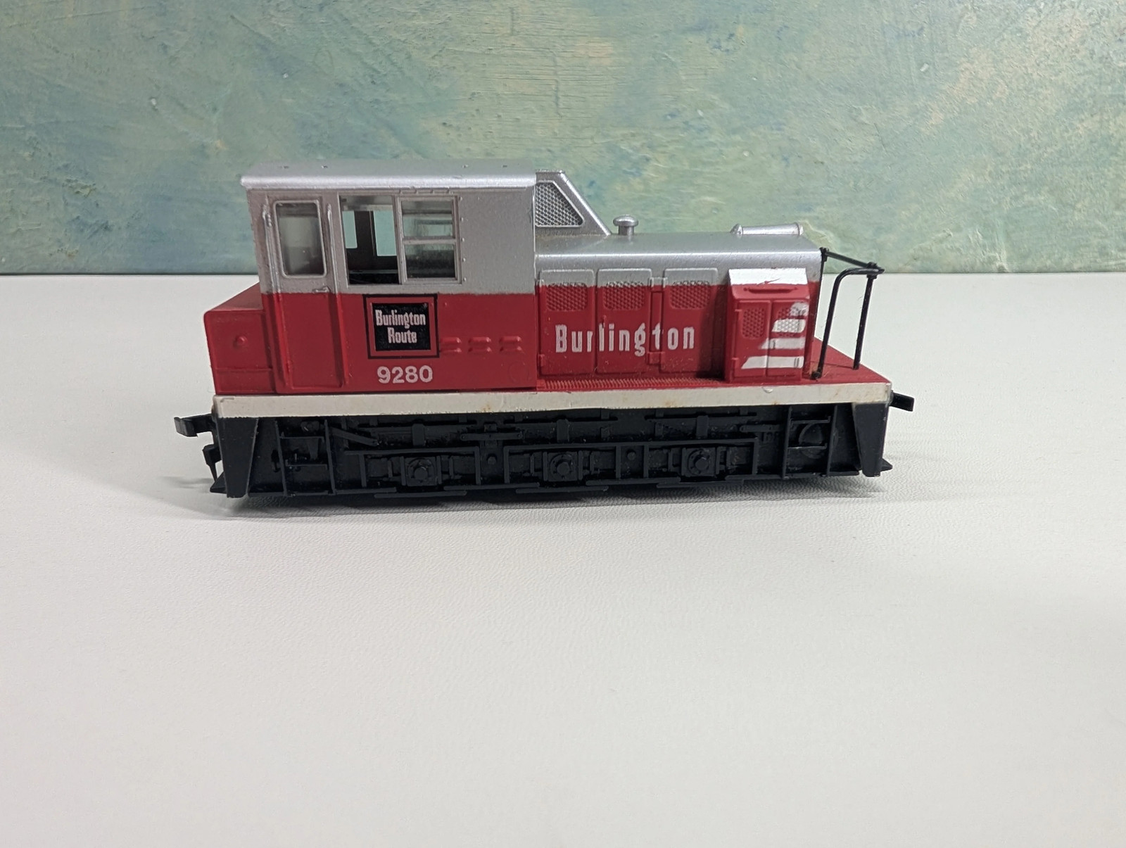 Bachmann HO 0-6-0 Plymouth Diesel Switcher Loco Burlington #9280 Non-Powered