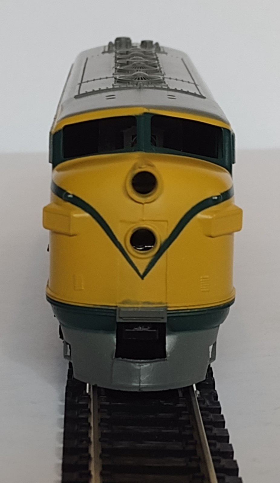 Athearn HO Scale – F7A PWR Diesel Locomotive – Canadian National – #6500