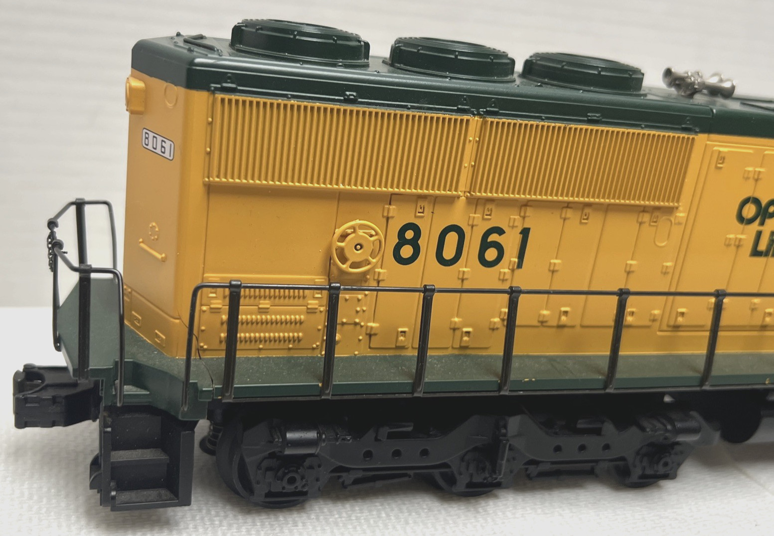 MTH MT-2047LP CHICAGO NORTHWESTERN #8061 EMD SD60M DIESEL W/PROTO-SOUND. NO BOX.