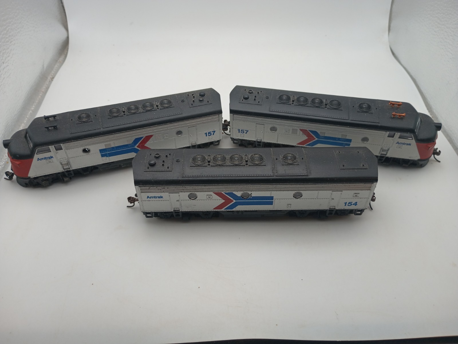 HO Scale Athearn Amtrak F7AAB Set Powered And Dummy Diesel Locomotives