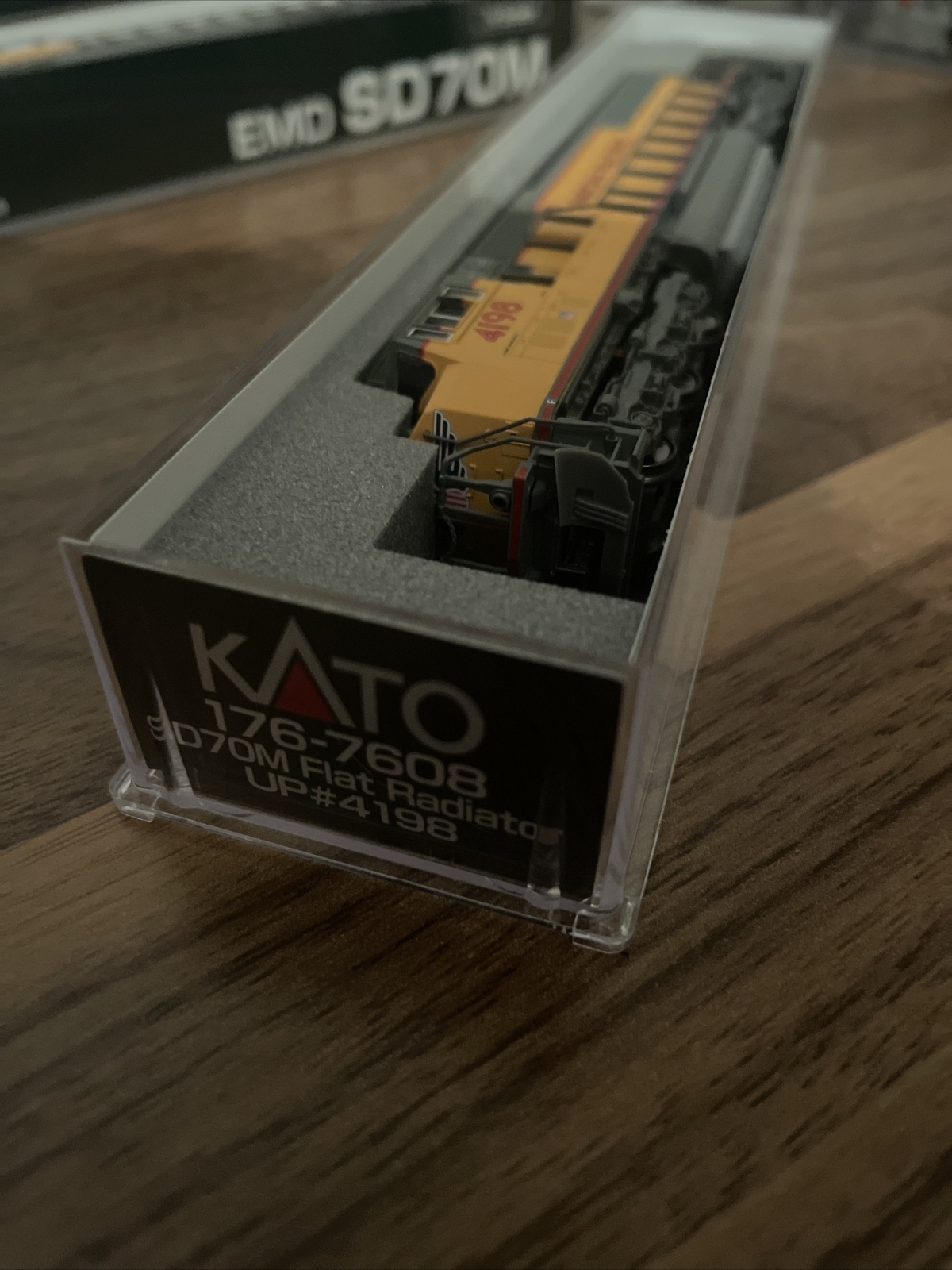 KATO N EMD SD70M Flat Radiator Union Pacific Locomotive