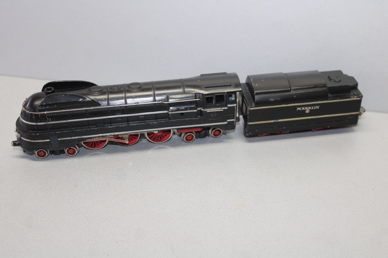 Märklin SK800 Steam Locomotive BR06 DRG Light Function, H0, 3-Rail