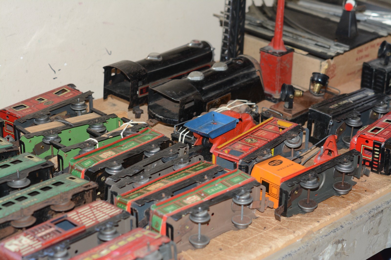 Railroad Model Trains. Lot of Vintage Pre-war Train Equipment