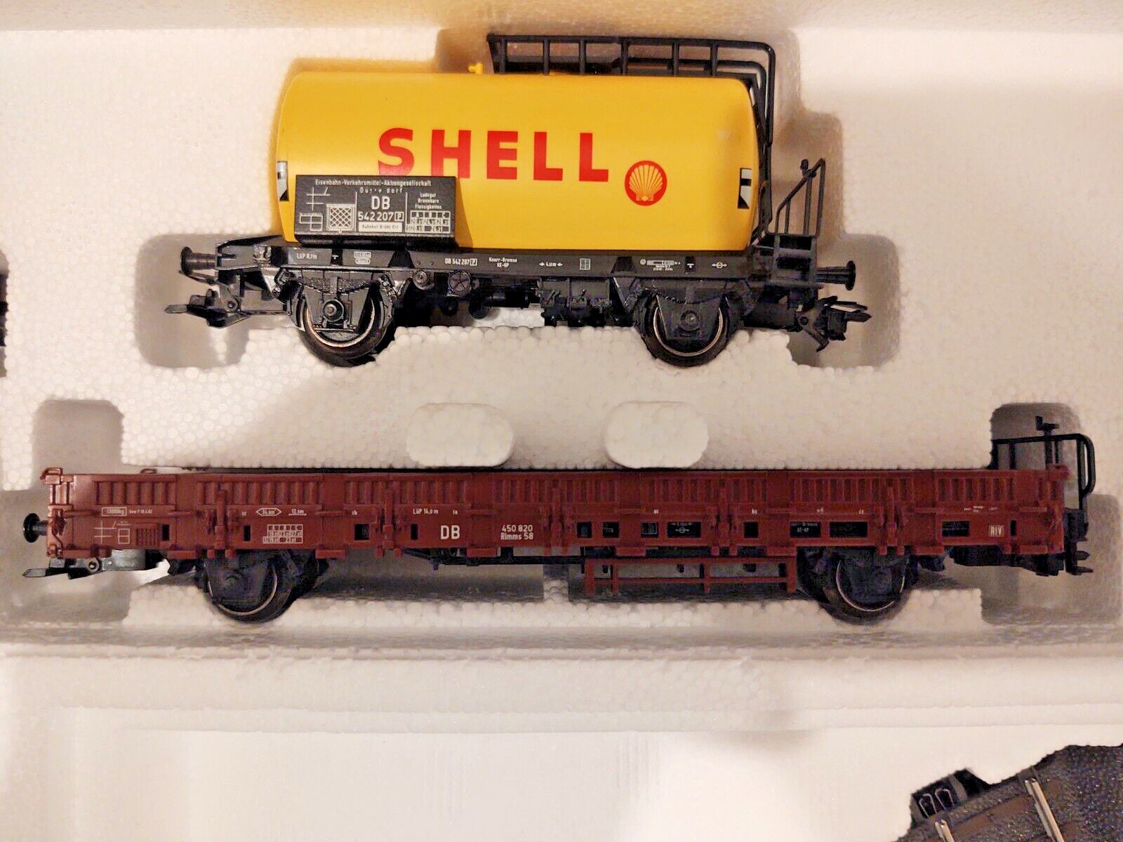 MARKLIN HO 29845 NEW 2 German Fed loco train sets BR-003 steam & BR-216 Digital