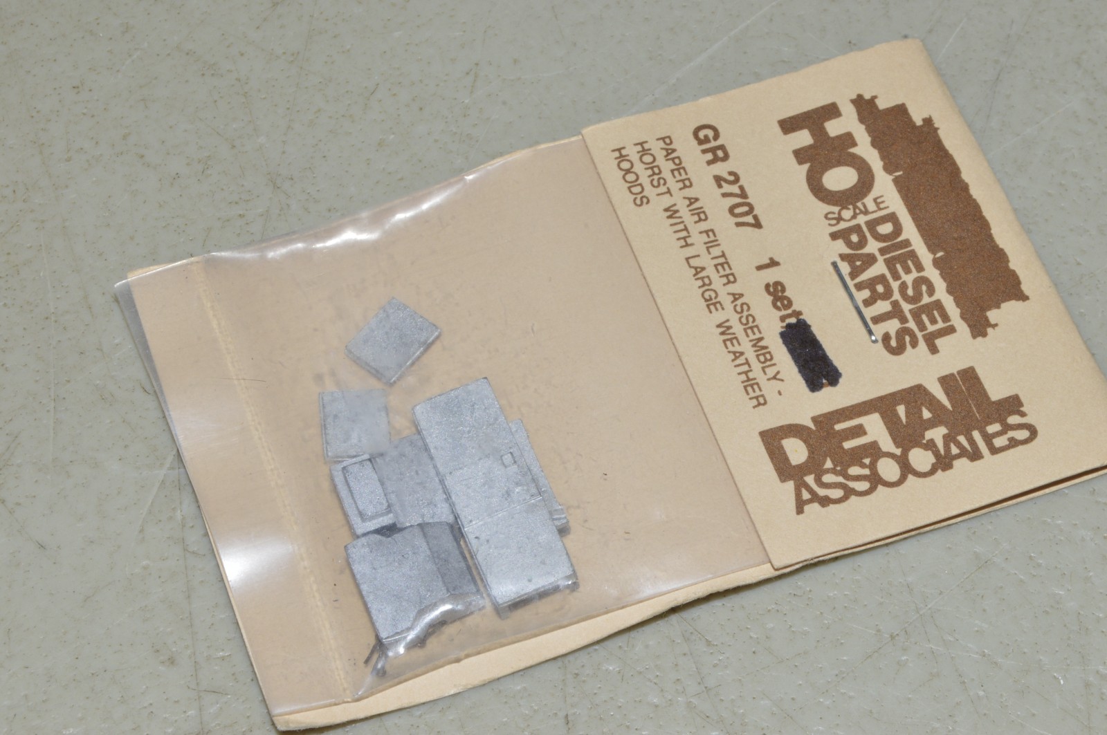 HO scale locomotive PARTS Detail Associates GR 2707 horst paper air filer assy