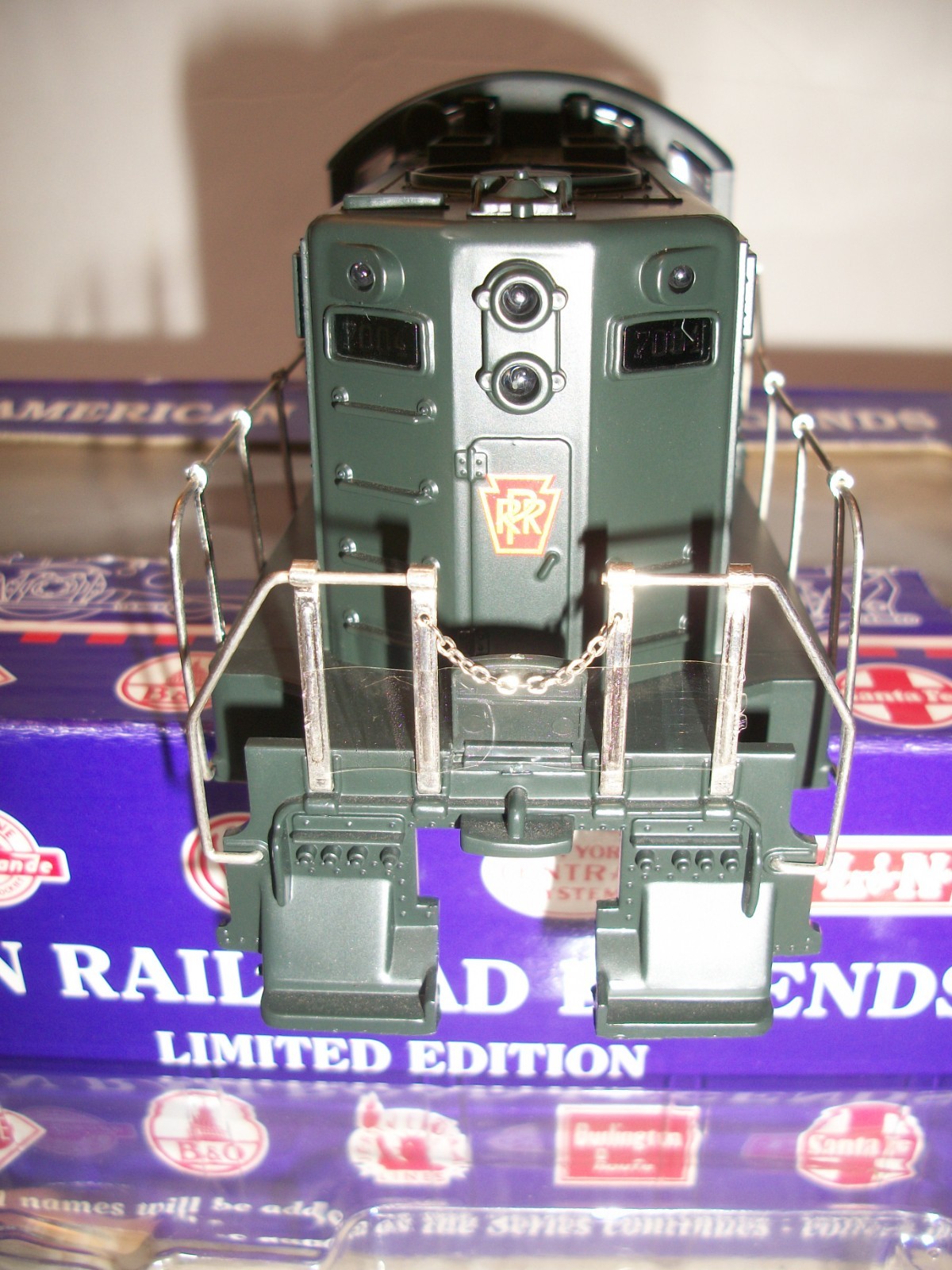 RMT PRR PENNSYLVANIA O GAUGE GP DIESEL LOCOMOTIVE SHELL ONLY CAB # 7004 RMT-4152