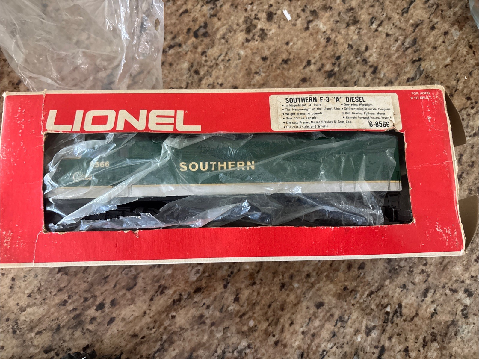 Lionel 6-8566 O Gauge Southern F-3 A Diesel Locomotive F3 B 8661 4647