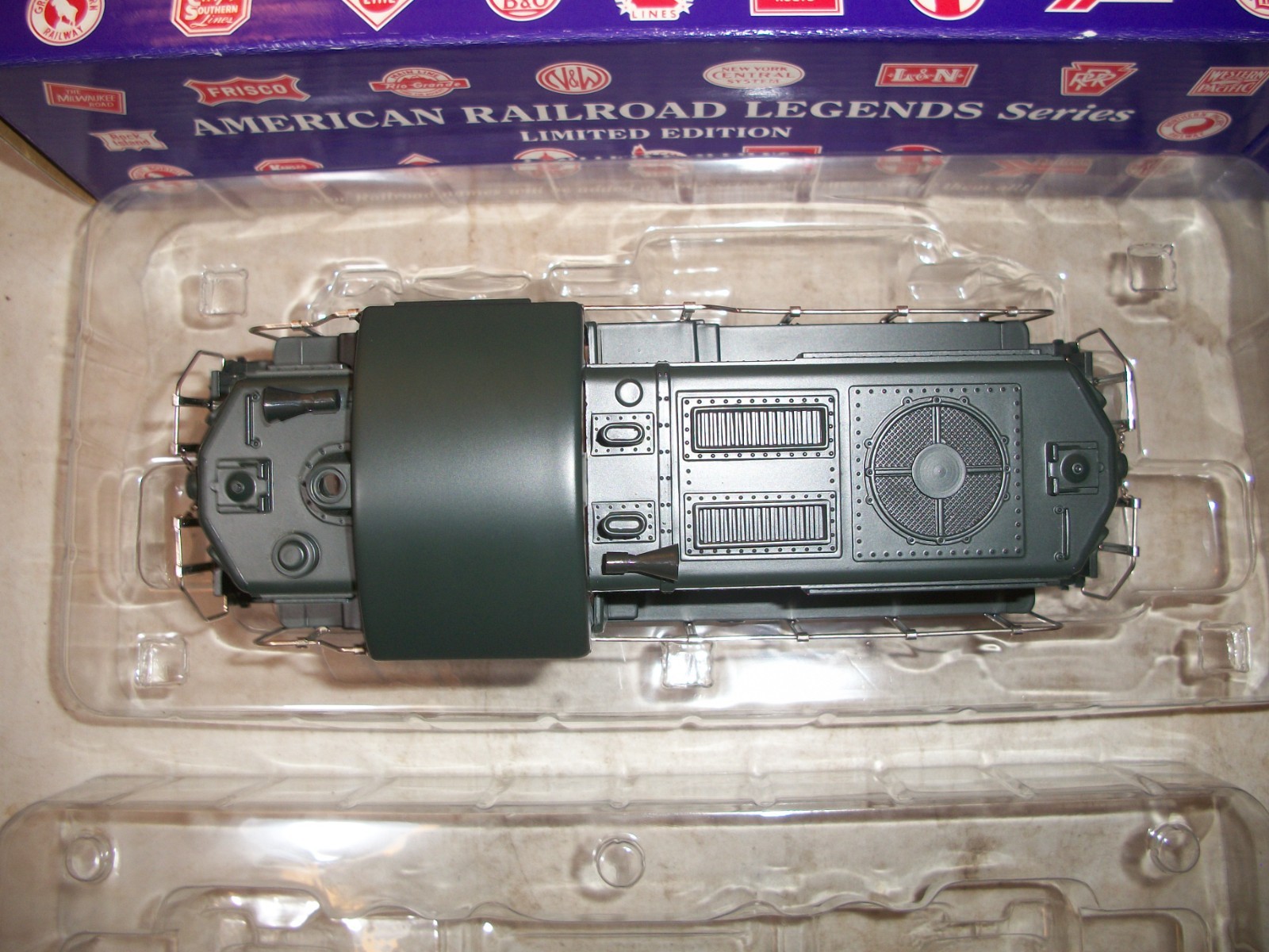 RMT PRR PENNSYLVANIA O GAUGE GP DIESEL LOCOMOTIVE SHELL ONLY CAB # 7004 RMT-4152