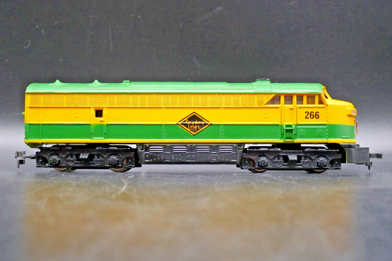 HO AHM Tempo Yugoslavia Reading Lines FM Diesel #266 – Tested & Working