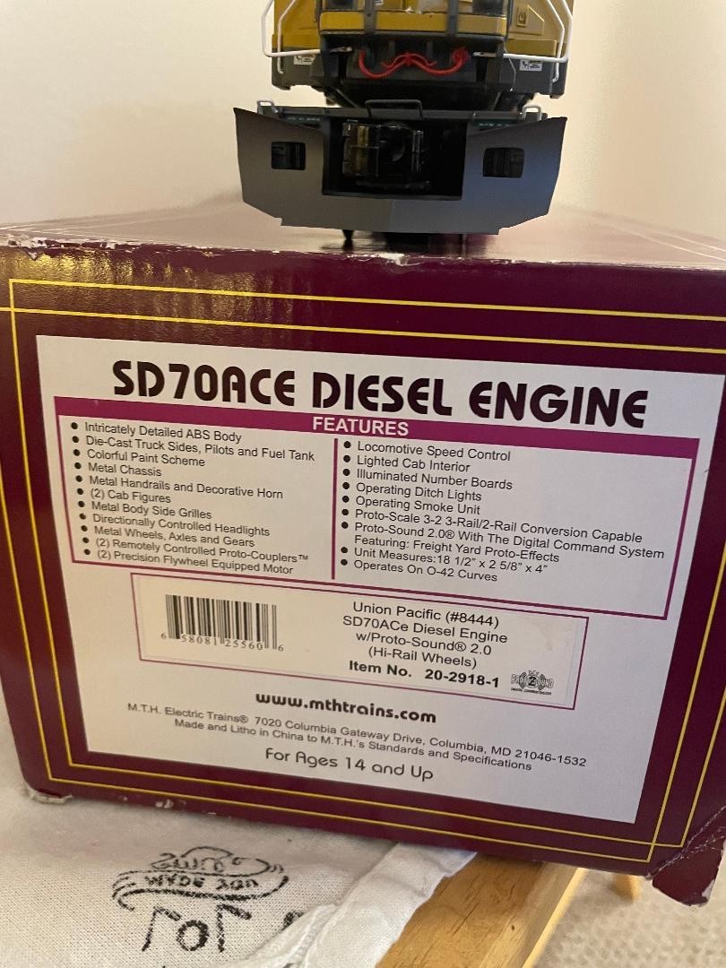 MTH 20-2918-1 Union Pacific SD70ACe PS2 Diesel Engine with manual, new battery