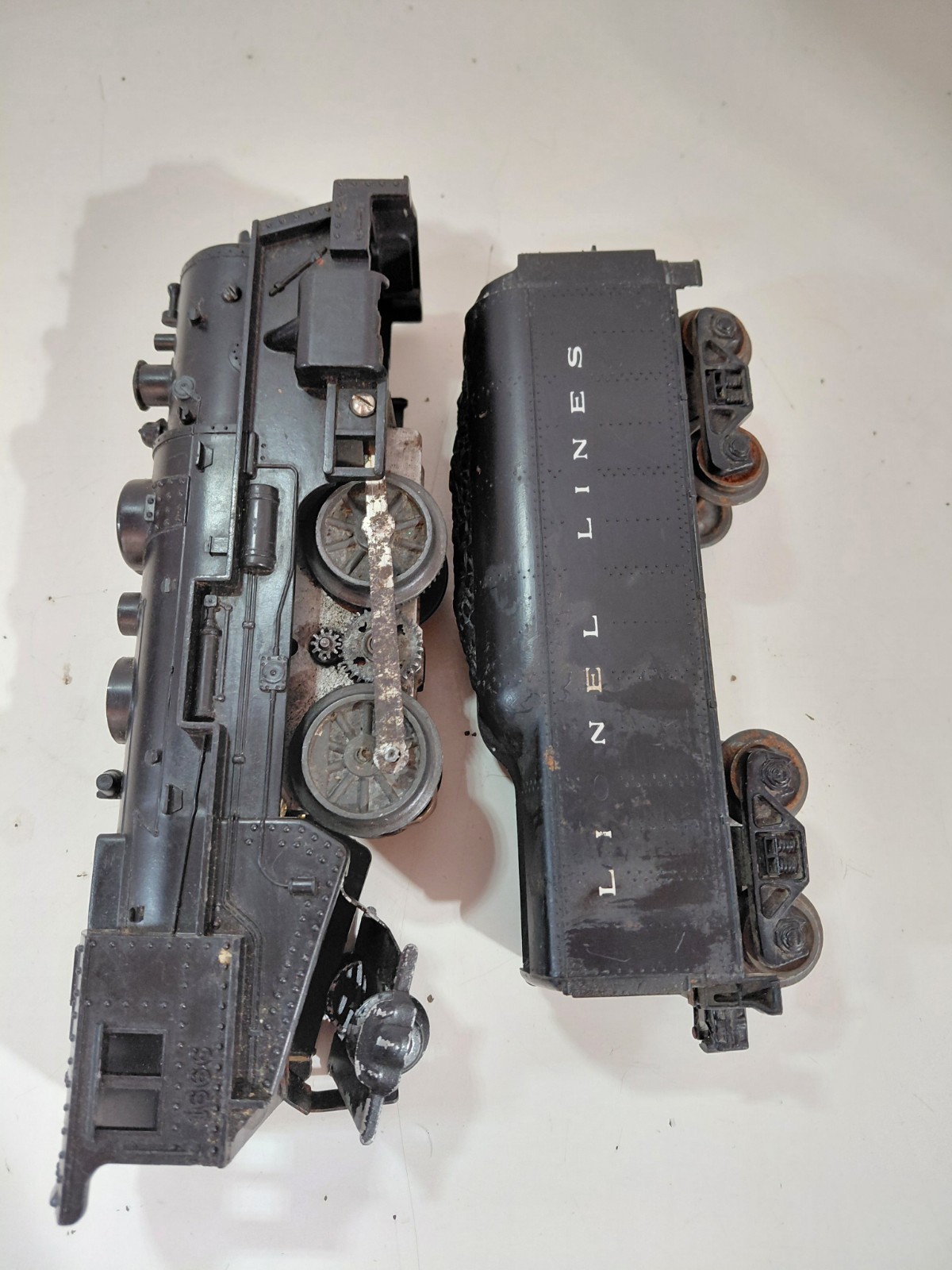 Marx 1666 O Gauge Model Railroad 2-4-2 Steam Engine w/Lionel Lines Tender (Read)