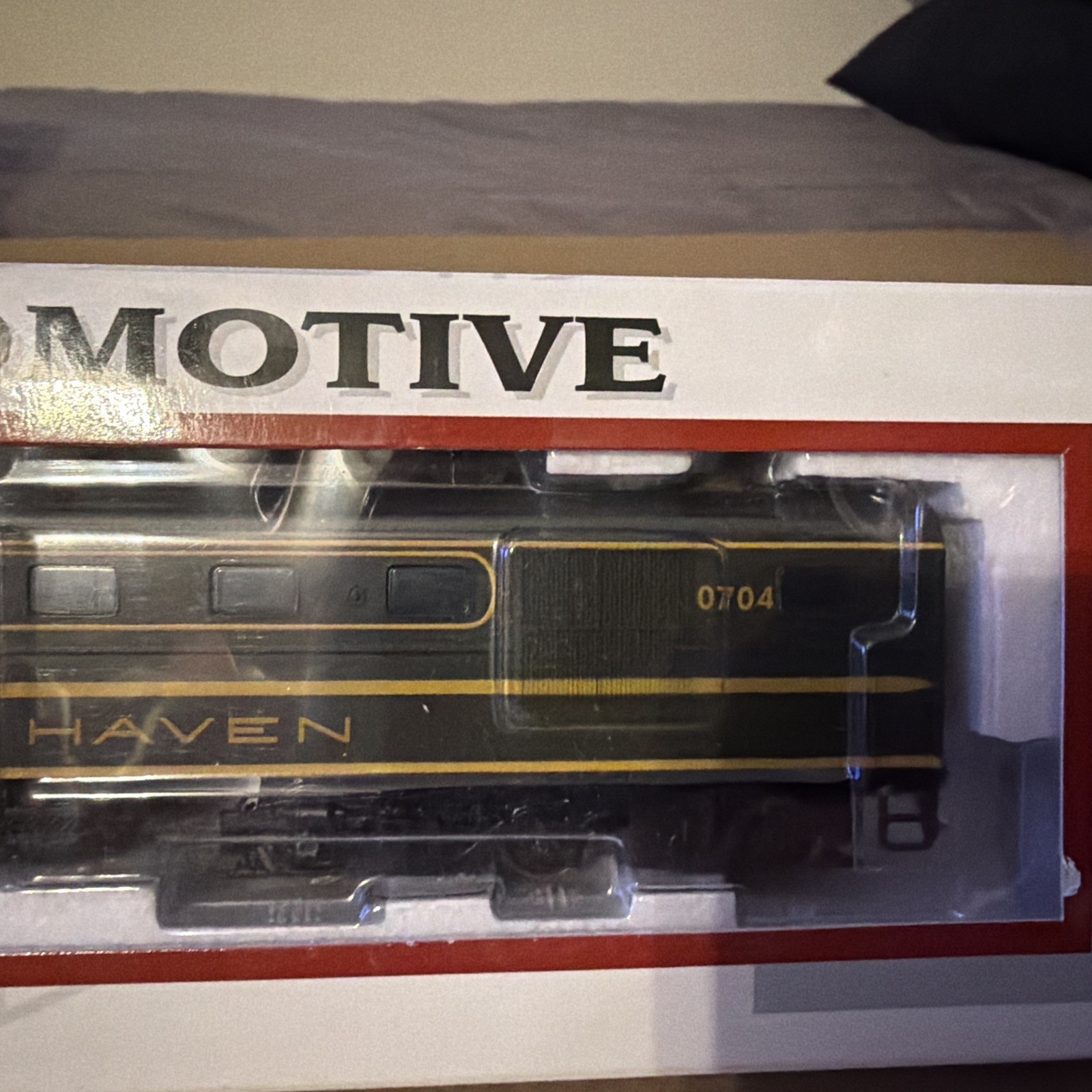 Proto 1000 30657 HO Scale New Haven DL-109 Diesel Locomotive #0702 New
