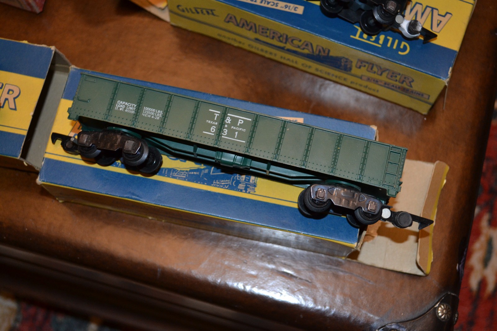 1950s-60s Vintage American Flyer Gilbert Trains Set & Tracks!