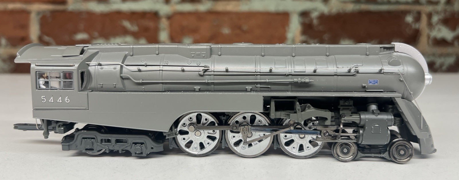 MTH #80-3233-1 HO Scale 4-6-4 Dreyfuss Steam Engine NYC #5446 DCC PS3