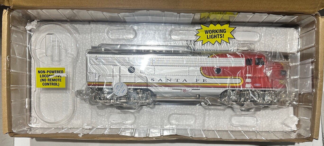 Menards O Scale F3 AA Santa Fe Diesel Set 1 Powered, 1 Dummy W/Remote Control