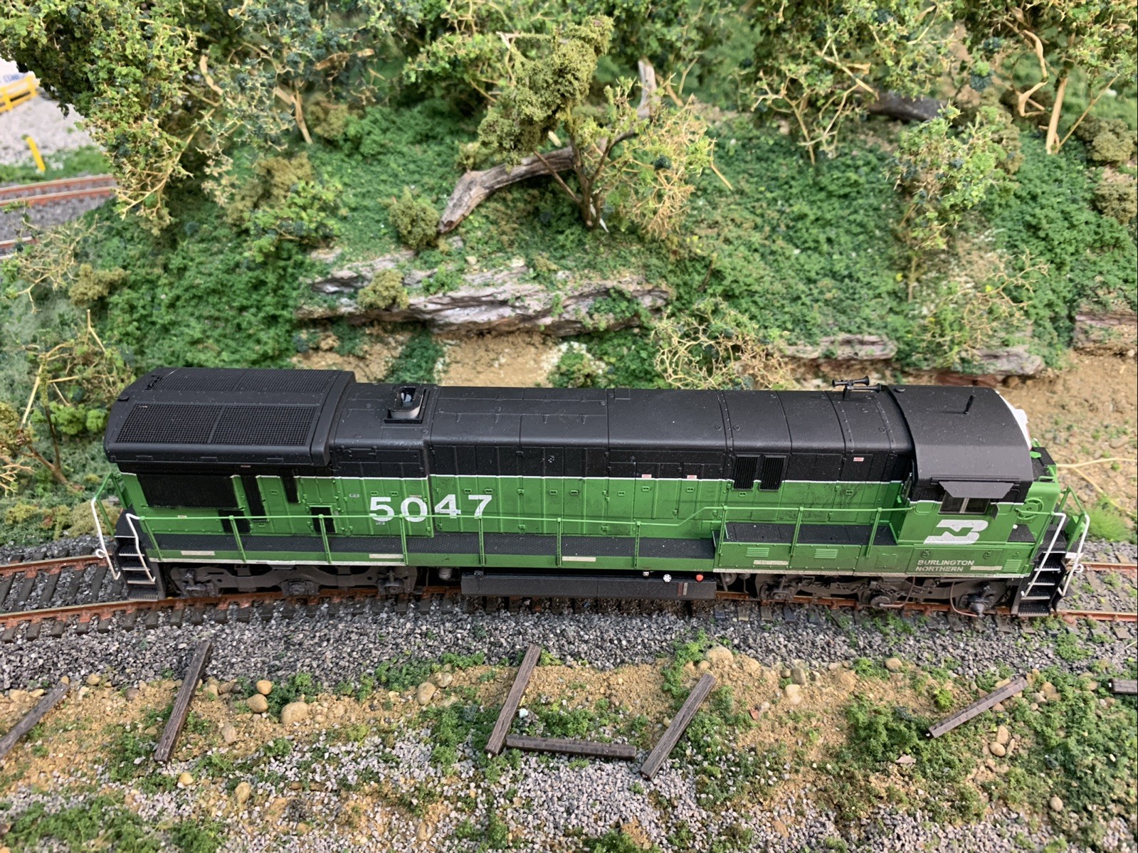 Rapido HO Burlington Northern C33-7 C36-7 #5047 DCC Sound Weathered BN BNSF