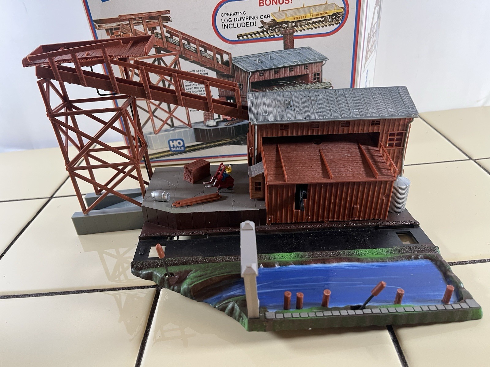 Huge Vintage HO Scale Train Lot Roundhouse Athearn Logging Mill Model Power