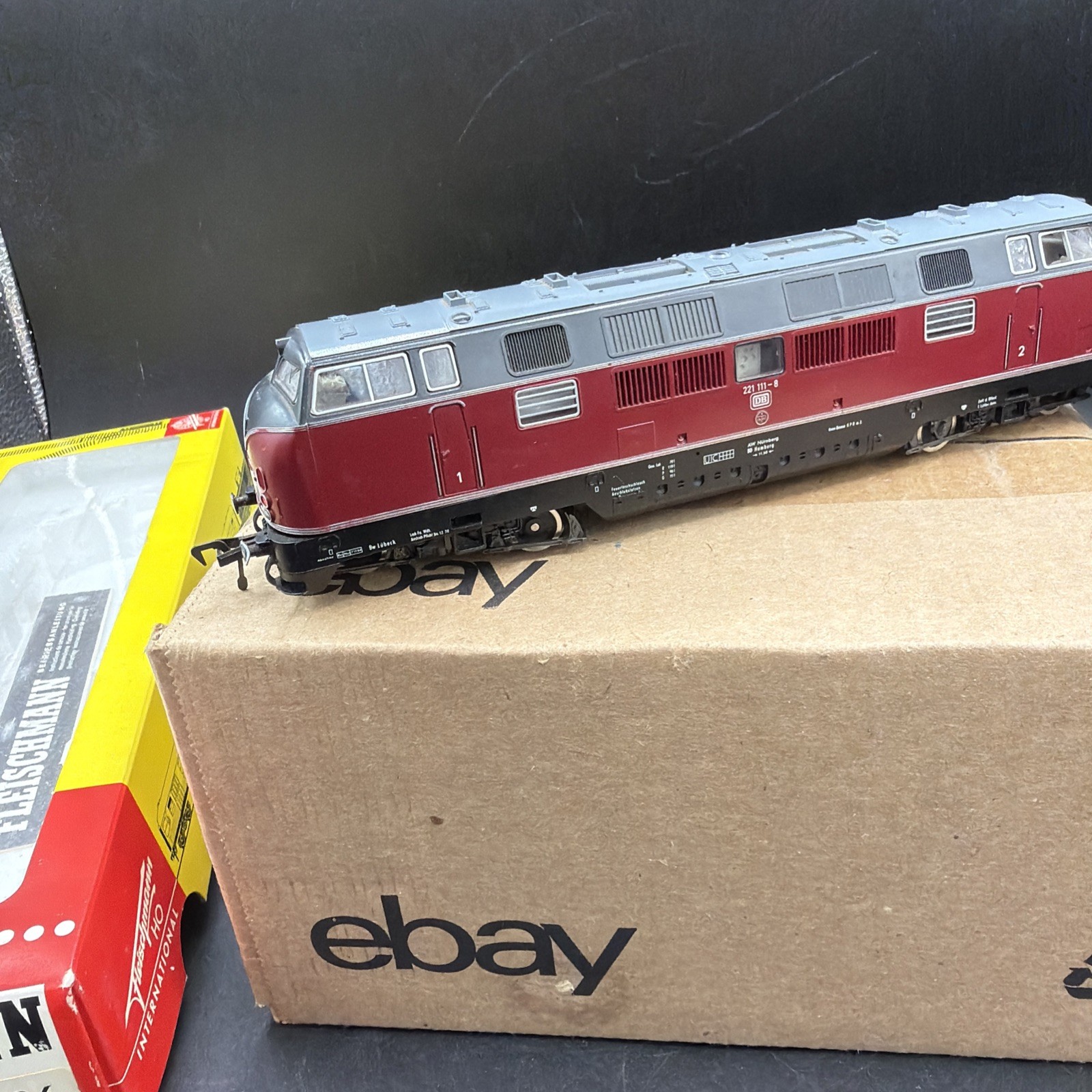 Fleischmann 4235 Diesel Locomotive Series 221 111-8 DB Gauge H0 Boxed READ