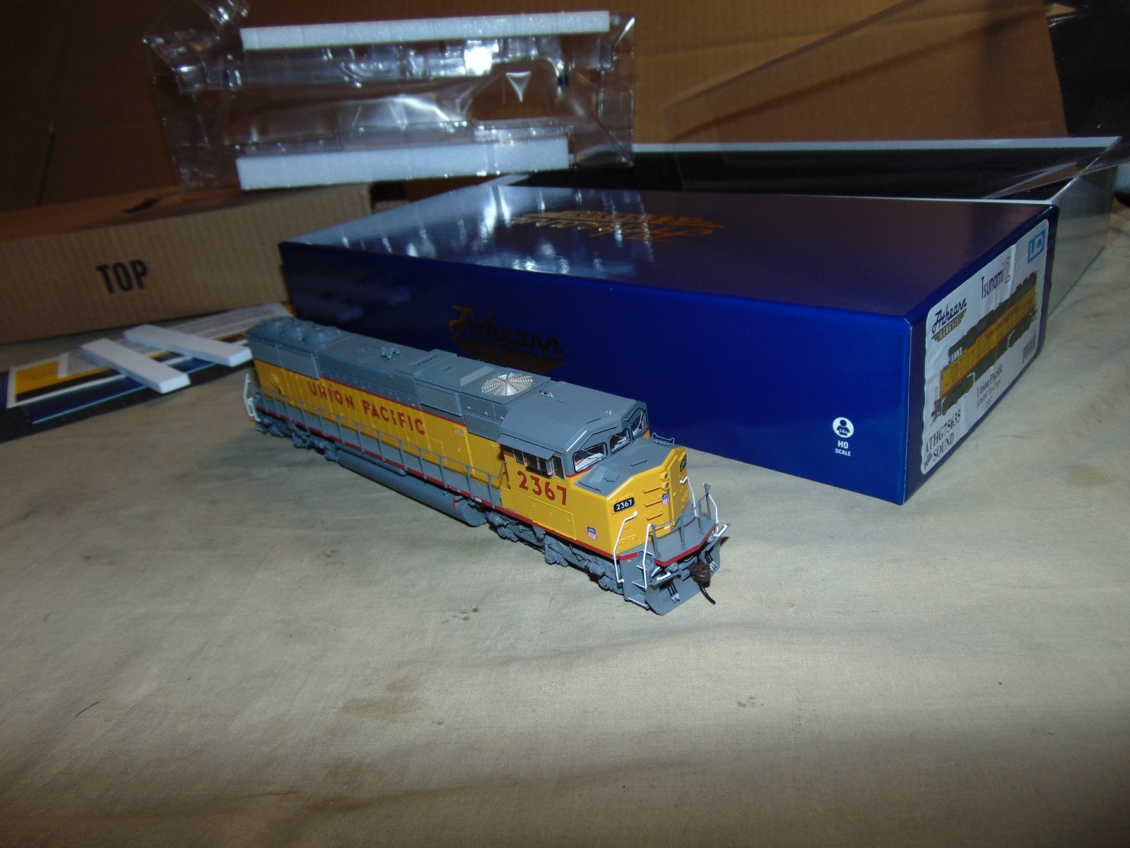 ATHEARN GENESIS HO 75635 UNION PACIFIC SD60M TRI CLOPS + DCC & SOUND -BRAND NEW