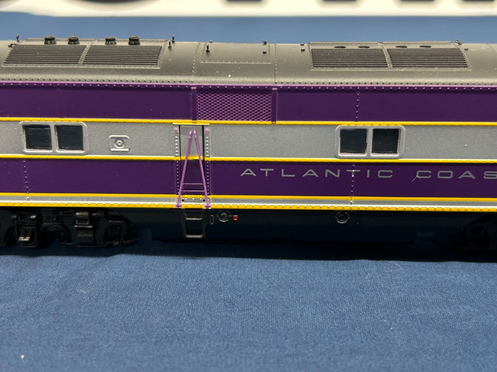 Life-Like Proto 2000 Atlantic Coast Line #529 E7A Diesel Engine 21053 DC NO BOX