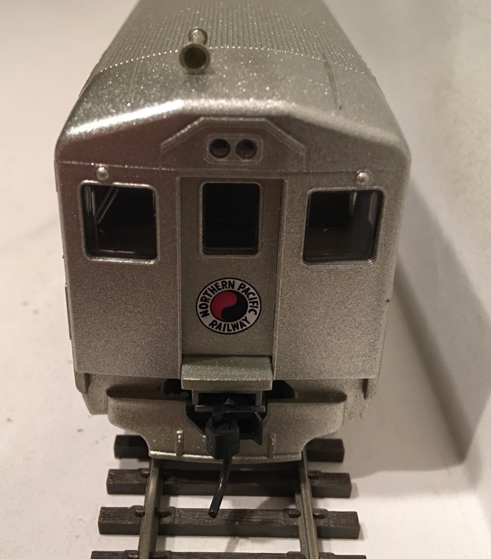 HO Proto 1000 Northern Pacific Powered Budd RDC Locomotive NP #B31