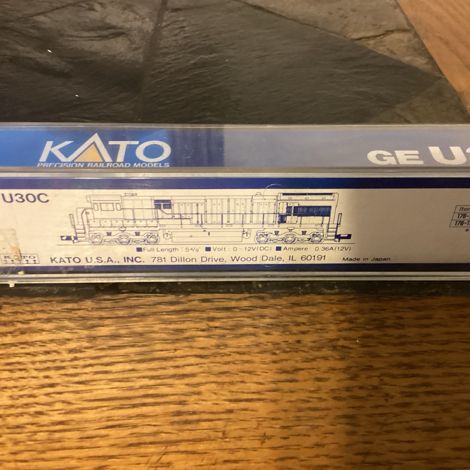 KATO 176-17E U30C AT&SF Pre-1972 Freight Engine N scale Train. Untested.