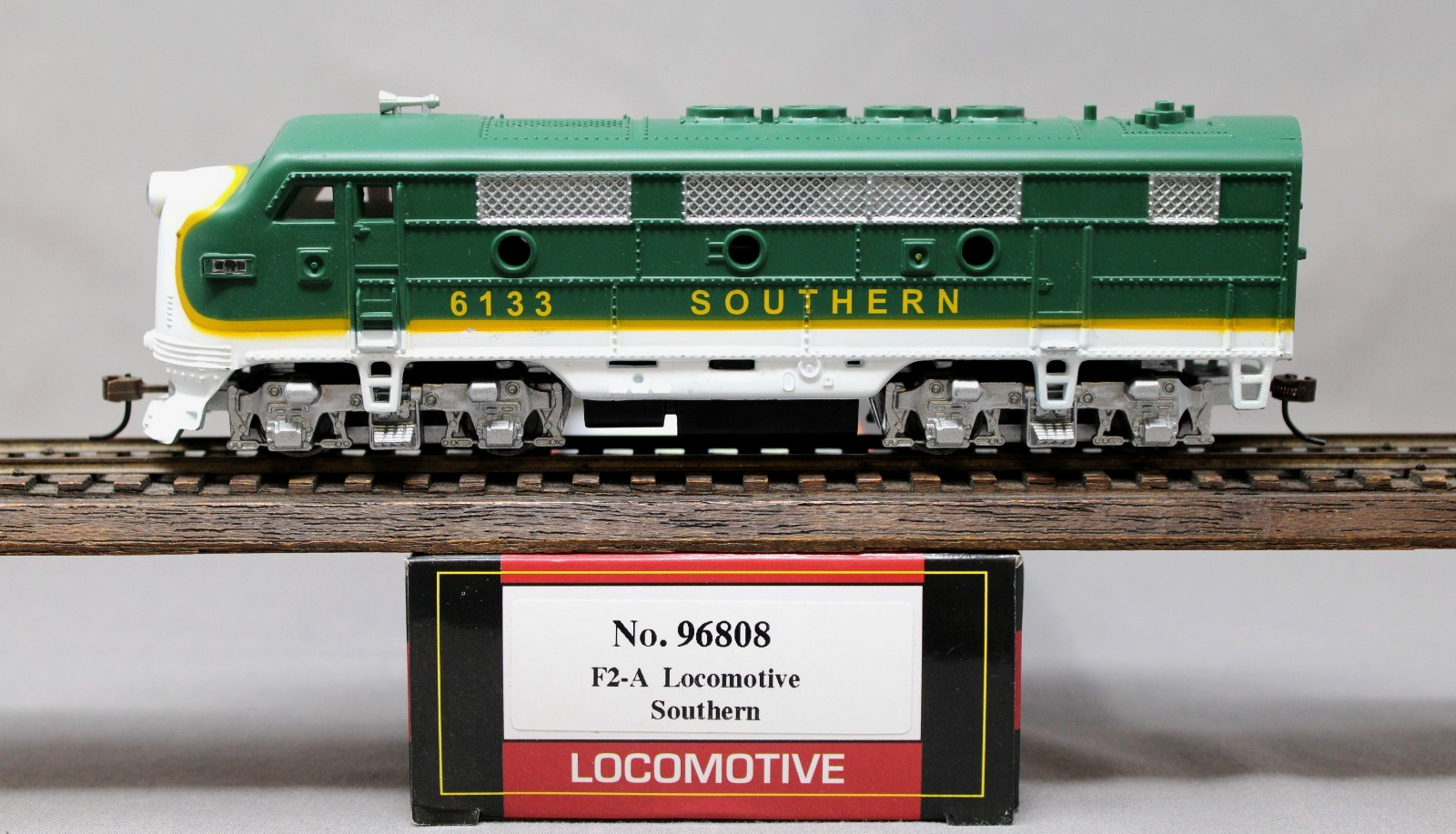 MODEL POWER #96808 Southern SR EMD F2A Diesel, C8 Runs Great