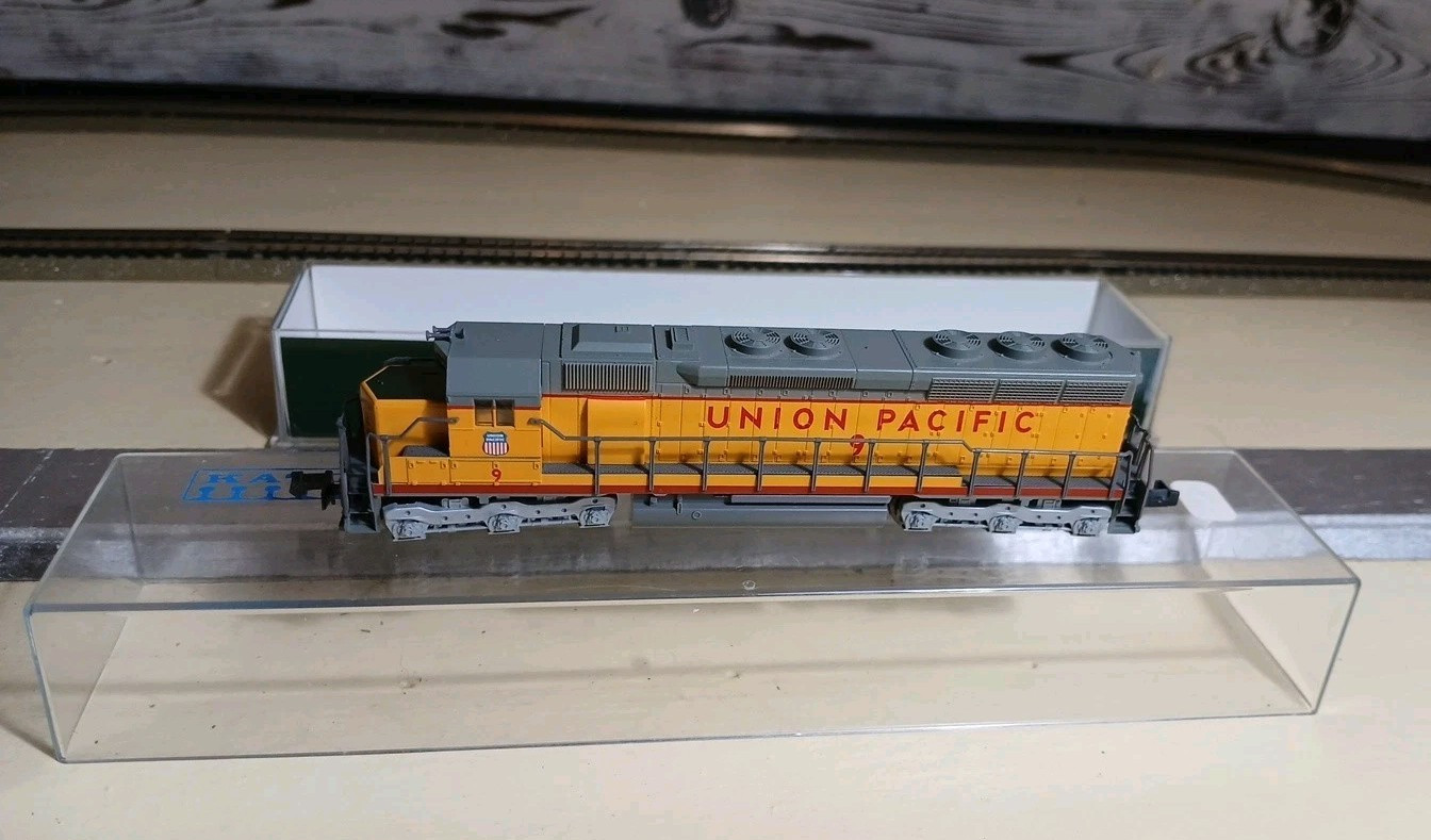 UNION PACIFIC #9 SD45 n scale locomotive KATO # 176-3119 Tested Works Well