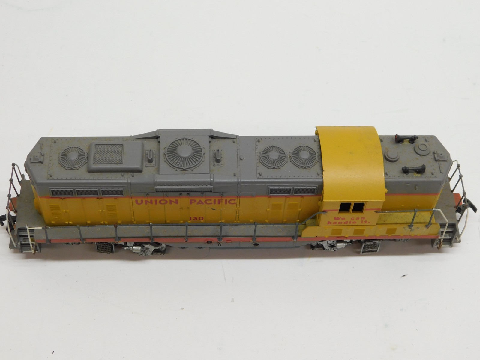 Athearn HO Blue Box Union Pacific GP9 Diesel Engine #130 – Powered Unit