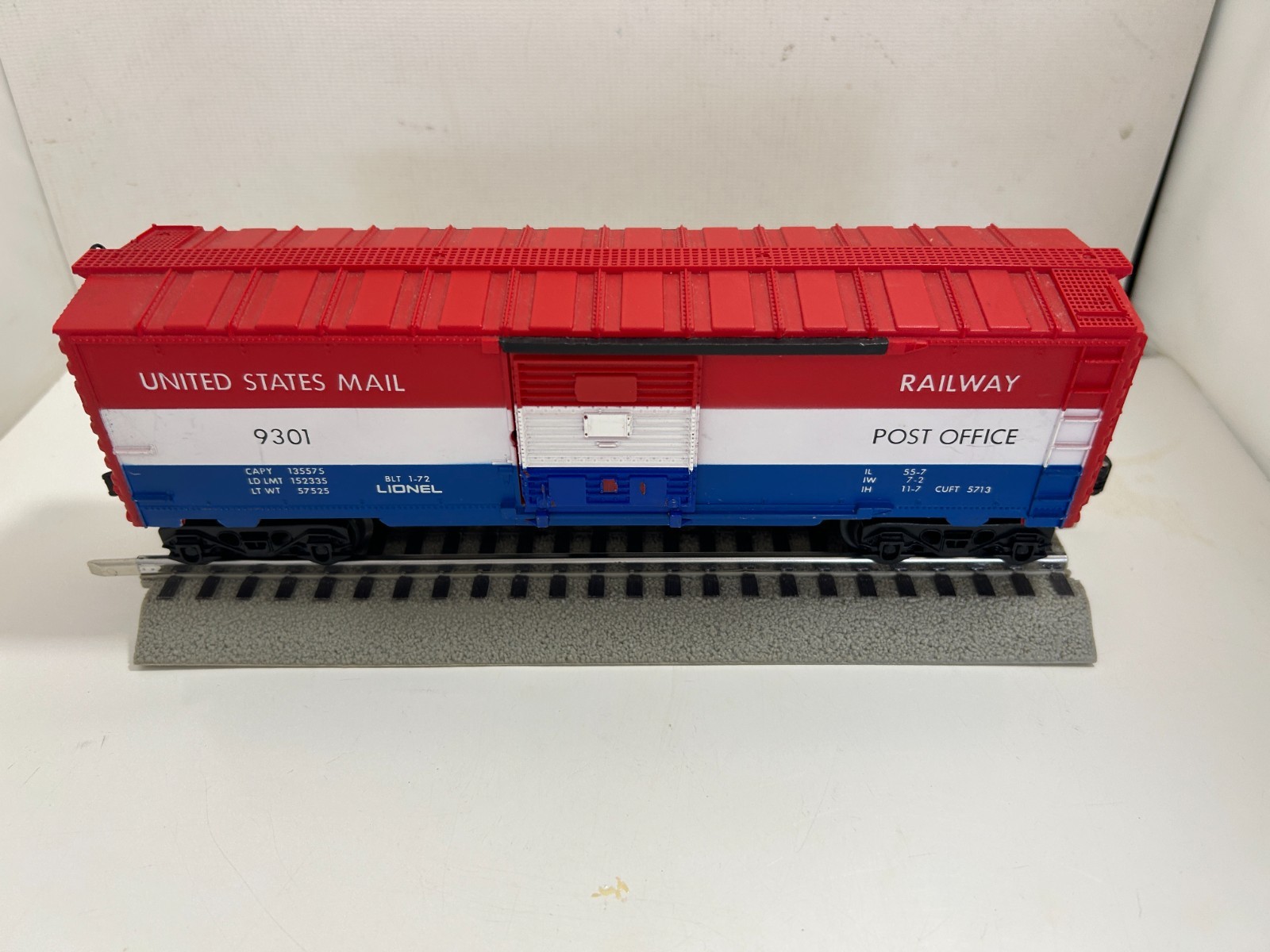 LIONEL O GAUGE LOT OF 6 ROLLING STOCK INCLUDING THE KATY SERIES BOXCAR
