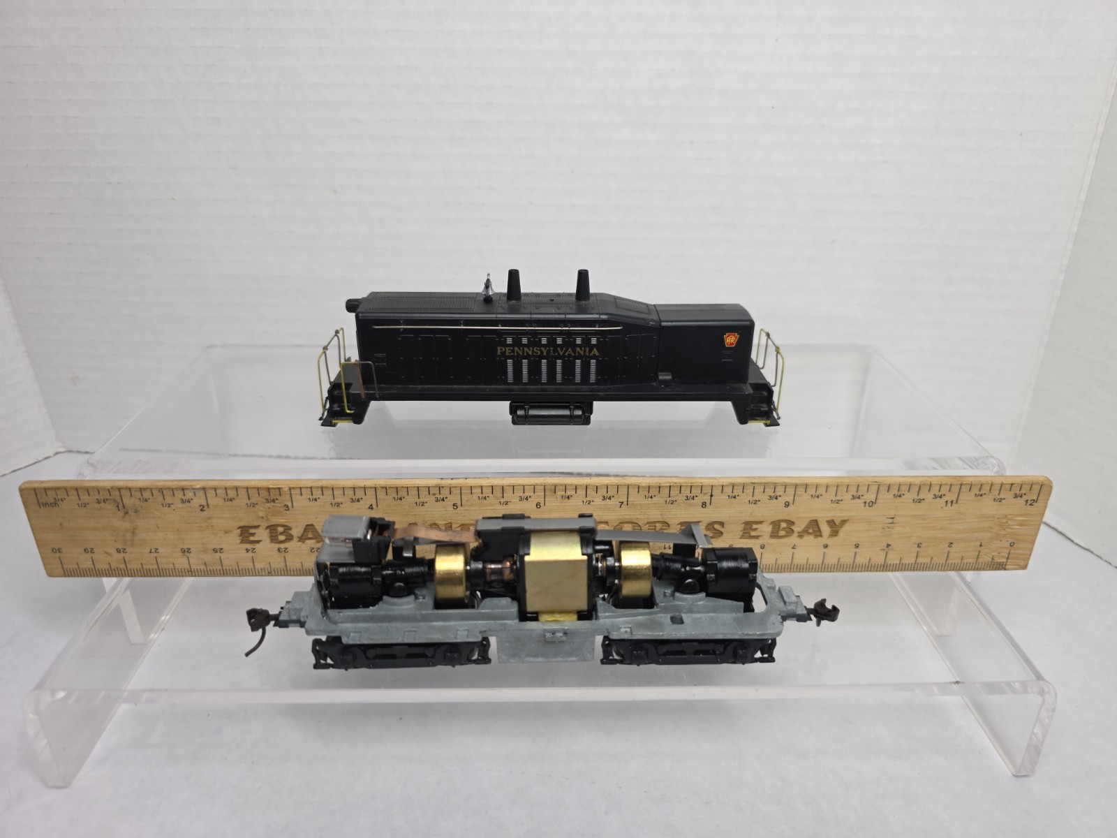 Athearn HO Scale Pennsylvania SW-1500 Calf Diesel Switcher PRR Runs Well