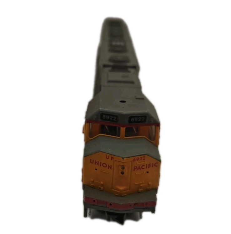 Vintage Union Pacific Locomotive Rare #6922 Diesel HO Electric Train Engine