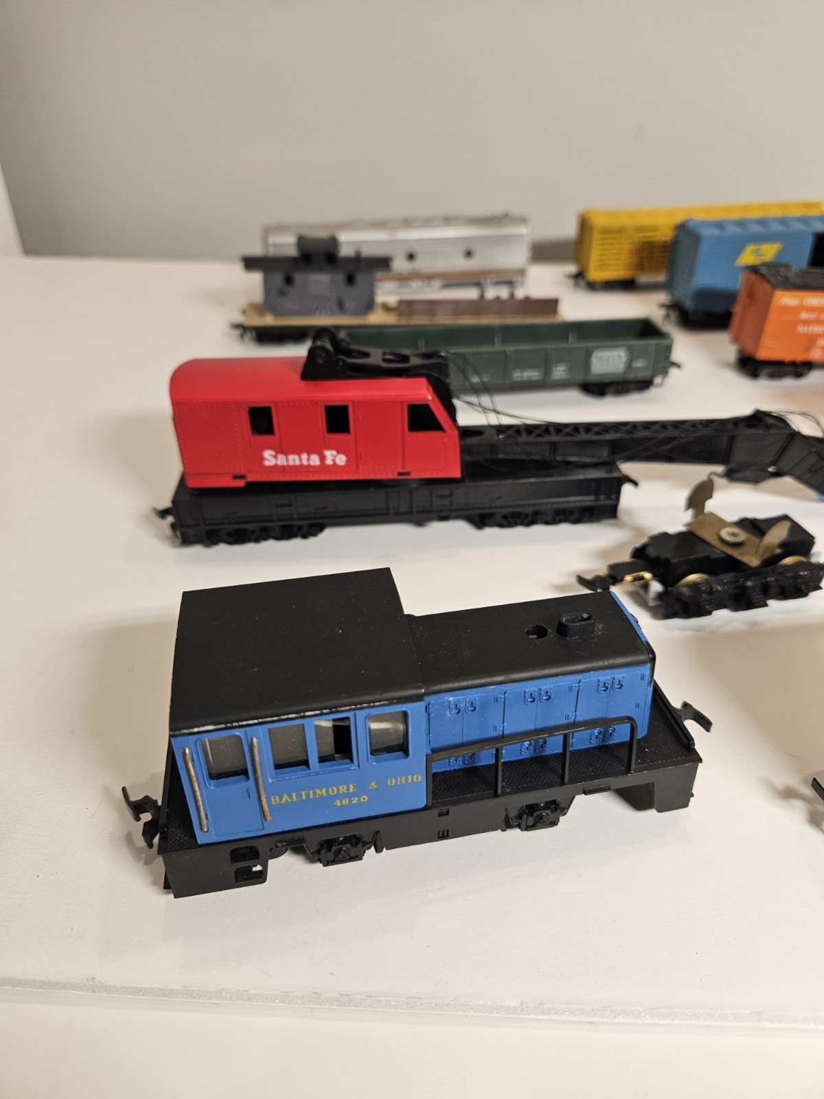 Vintage HO scale Locomotive Power/Dummy Junk Lot – Untested – Unknown if working
