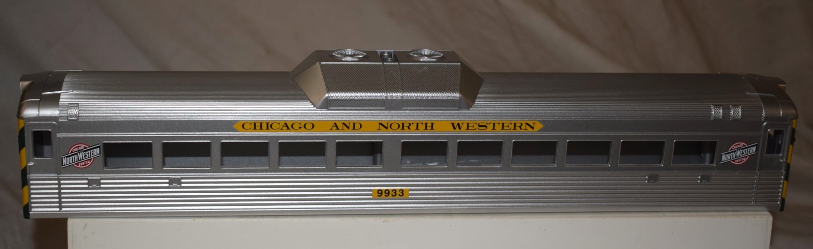 MTH Budd RDC Car Shell Chicago North Western CNW #9933 O Gauge Production Sample