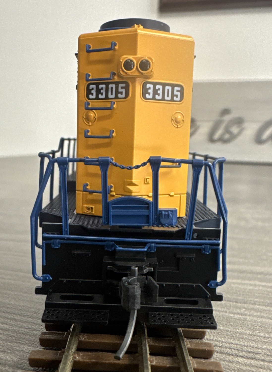 KATO HO #37-3022-1 AT&SF EMD GP35 Phase Ia w/DB #3305 Dress Blue w/LokPilot DCC!