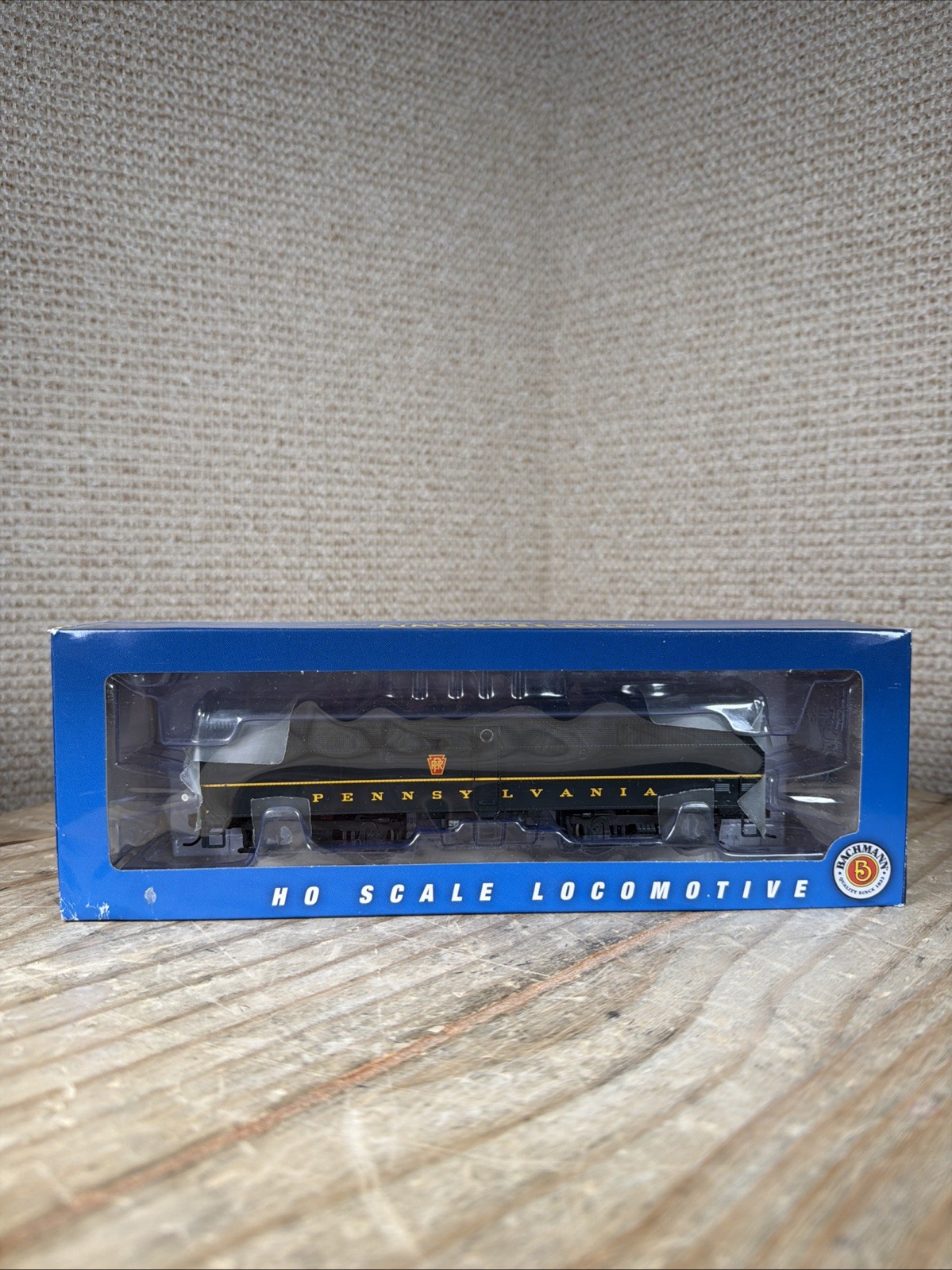 Bachmann 64806 HO ALCO FB2 Diesel Locomotive PRR DCC Ready