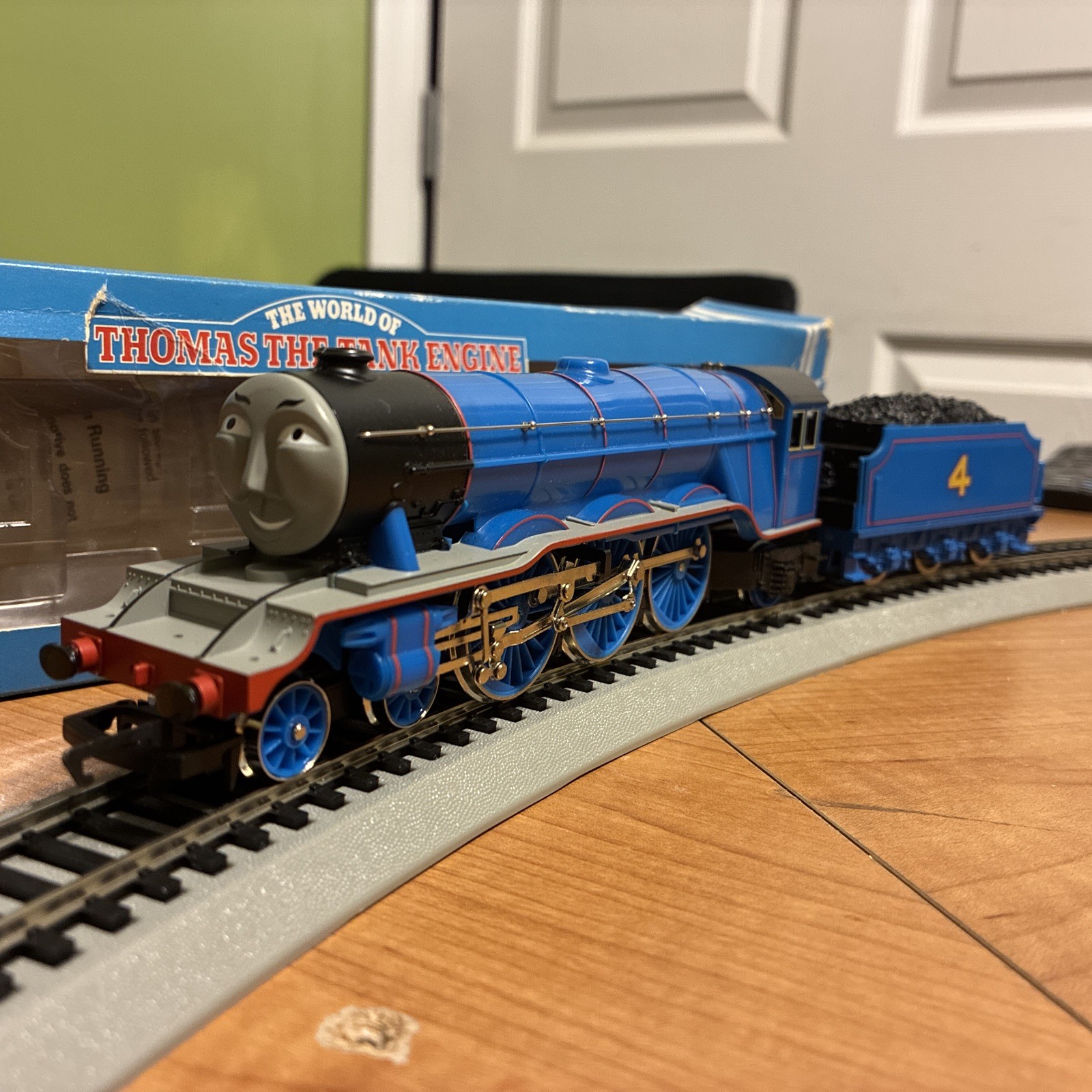 Hornby R383 Gordon The Big Blue Engine No.4 Thomas The Tank Engine OO Boxed