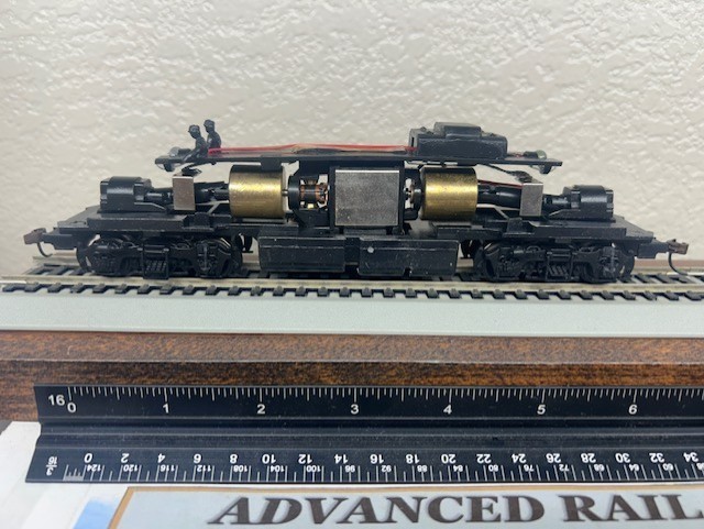 BL2 ROCK ISLAND loco – DC ANALOG HO Scale “CARBODY STYLE” PASSENGER OOP DISPLAY