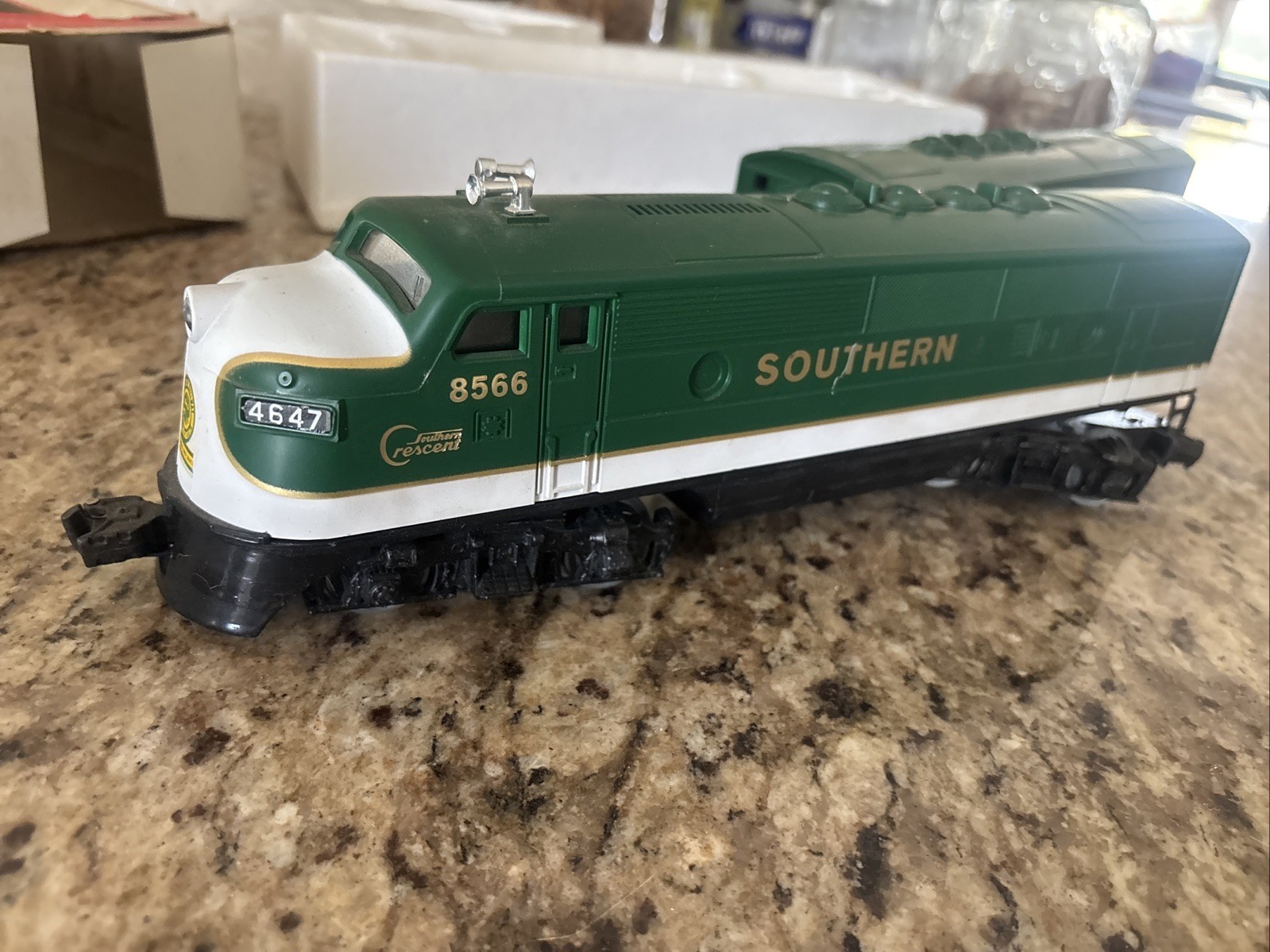 Lionel 6-8566 O Gauge Southern F-3 A Diesel Locomotive F3 B 8661 4647