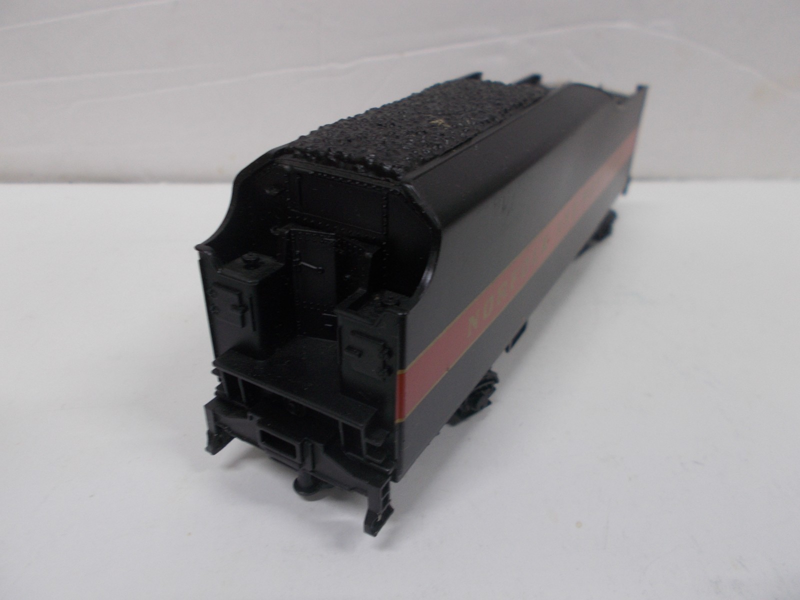 BACHMANN ~ NORFOLK & WESTERN CLASS J 4-8-4 LOCOMOTIVE & TENDER ~HO SCALE