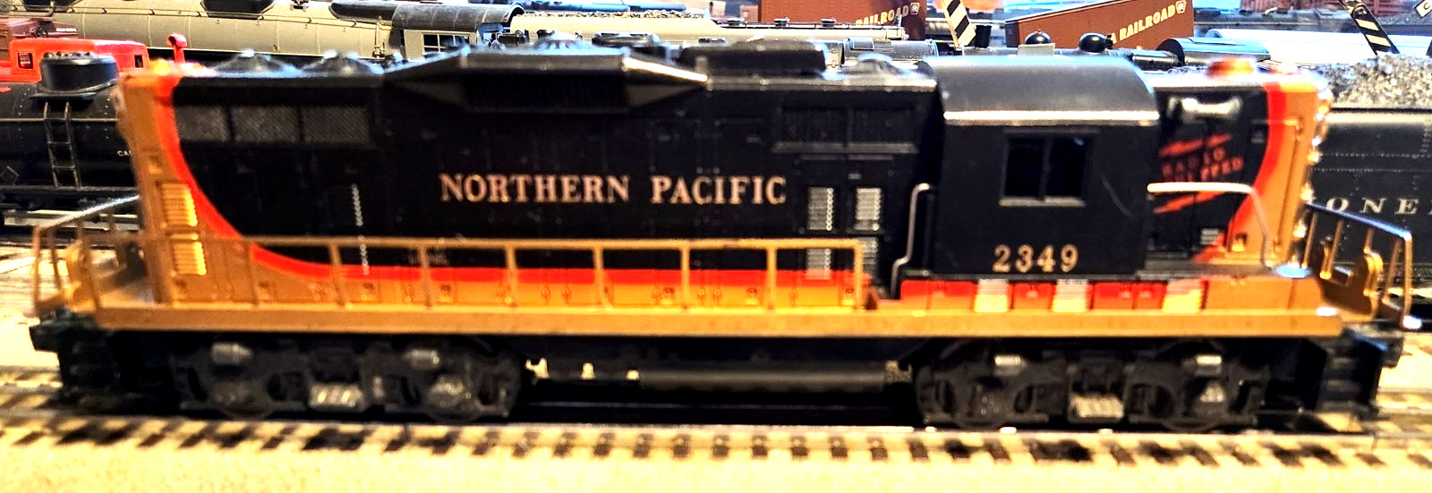 Vintage Locomotive Lionel 2349 Diesel Northern Pacific in good cond., runs well.
