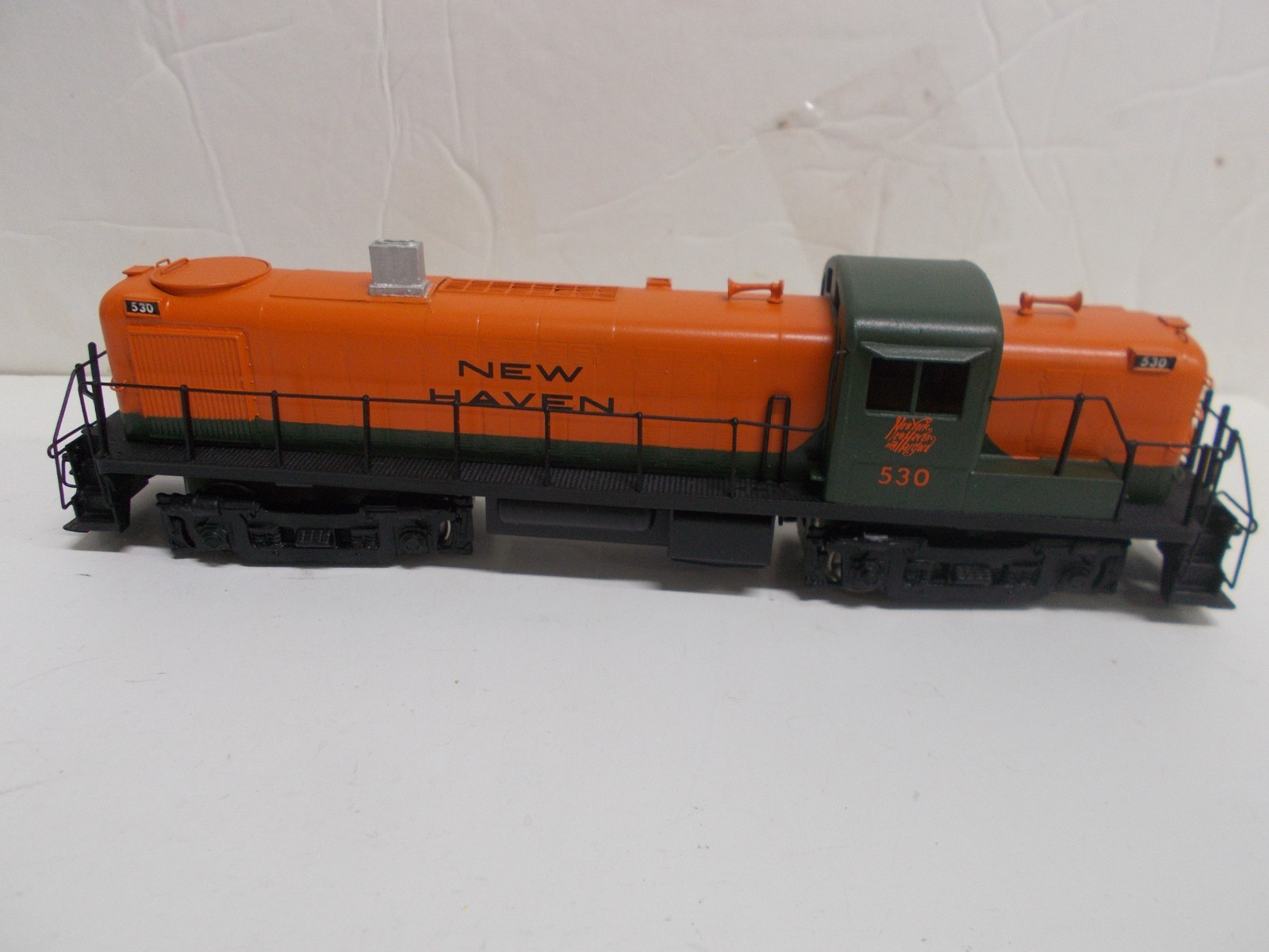 ALCO # D-123 ~BRASS~ NEW HAVEN RS-3 LOCOMOTIVE # 530 ~RUNS GOOD~READ~HO SCALE