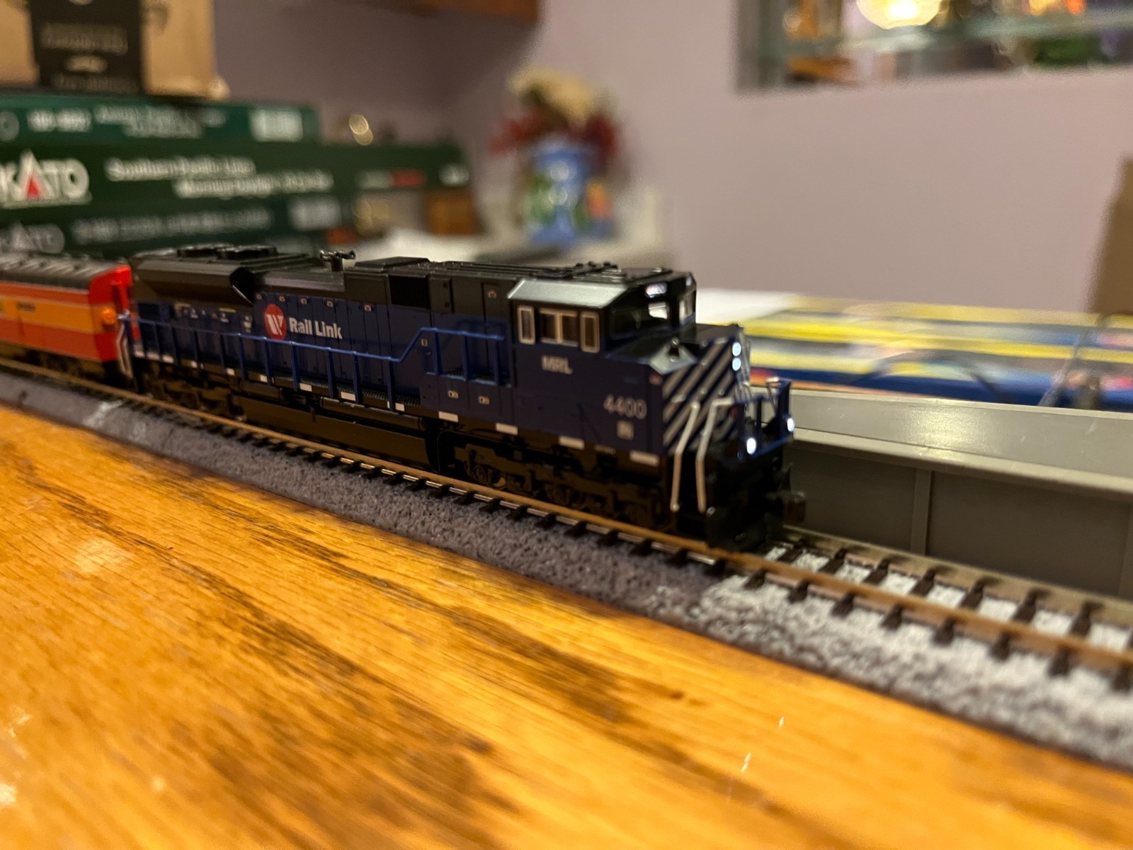 Kato DCC N Scale Montana Rail Link SD70ACe #4400