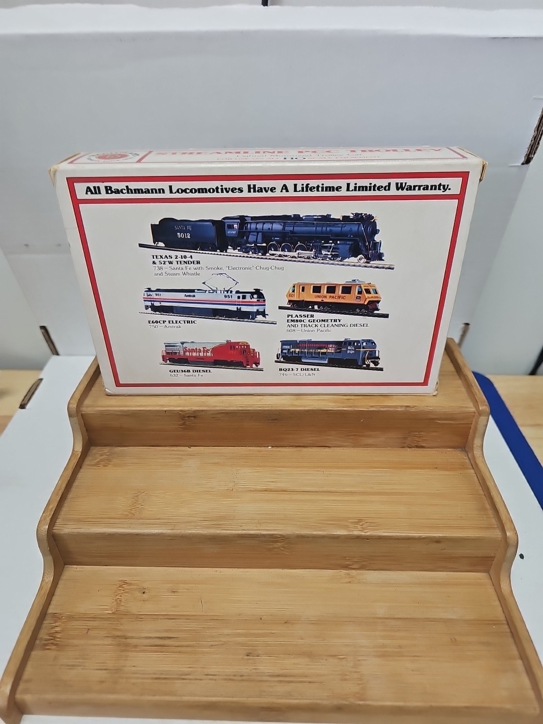 Bachmann Chicago Transit Authority CTA Streamline PCC Trolley Ho Scale Train