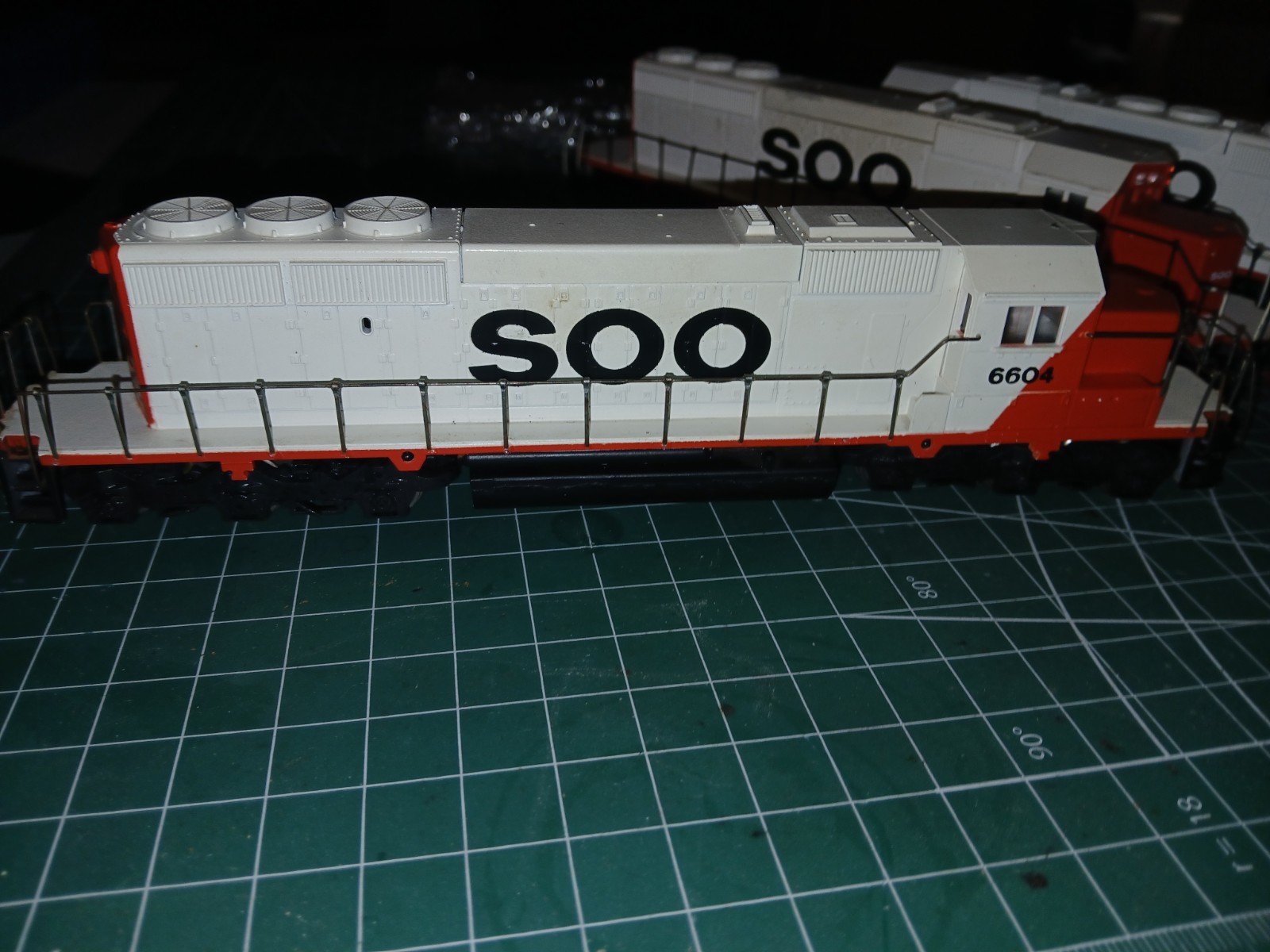 ho scale soo line athearn sd40-2×3,