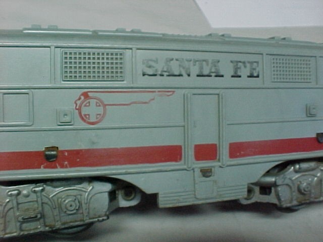 VINTAGE MARX SANTA FE F3 LOCOMOTIVE #1095 A powered & B Dummy Units, Tested