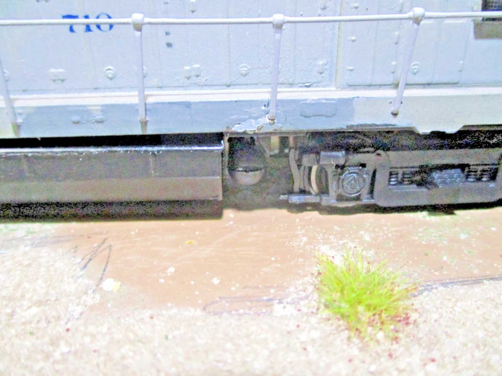 D&H 710 ATHEARN BLU BOX,GE U30B, GRAY MOTOR,CUSTOM PAINT,DC NOT DCC READY,DH 710