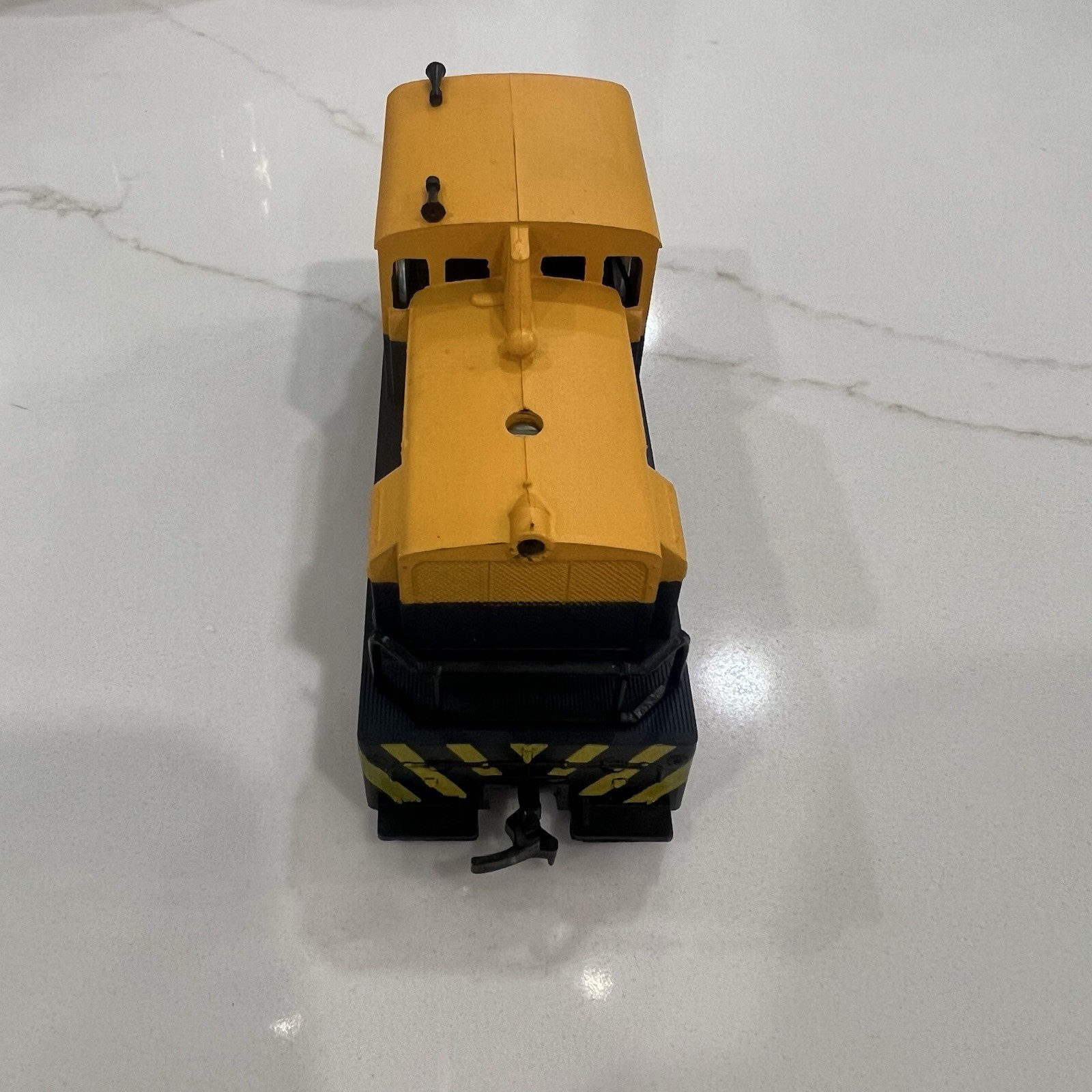 Vintage HO ATSF Sante Fe #332 Diesel Switcher Loco Yugoslavia Untested